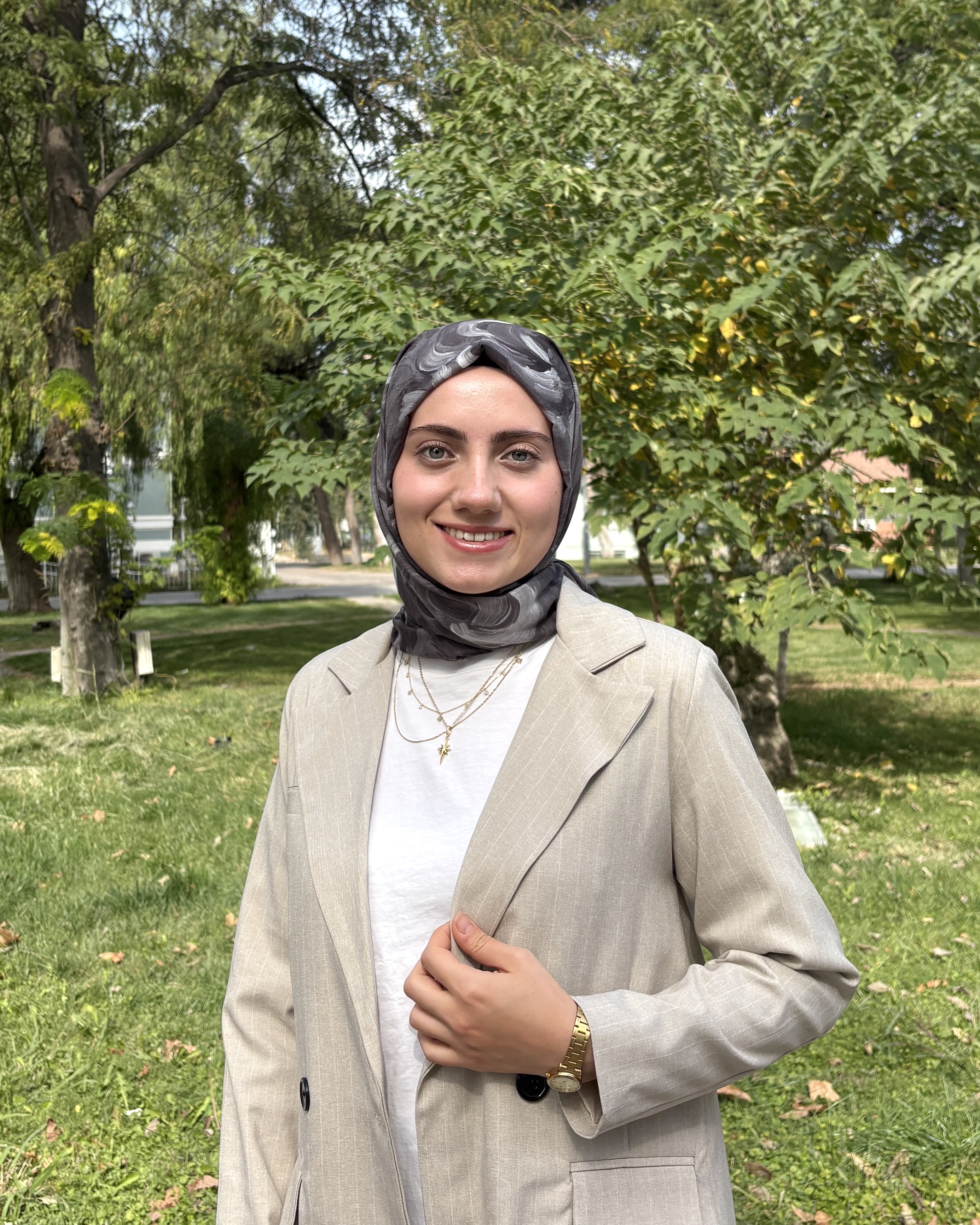 Zeynep Ay